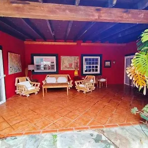 Chalet Magnificent With Panoramic Views, Santa Cruz de Tenerife
